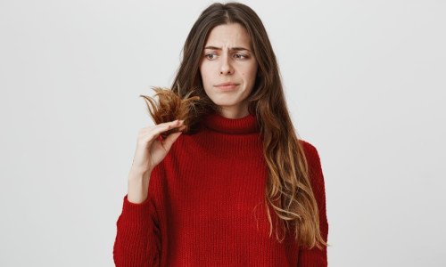 Основні причини, чому волосся ламається по довжині